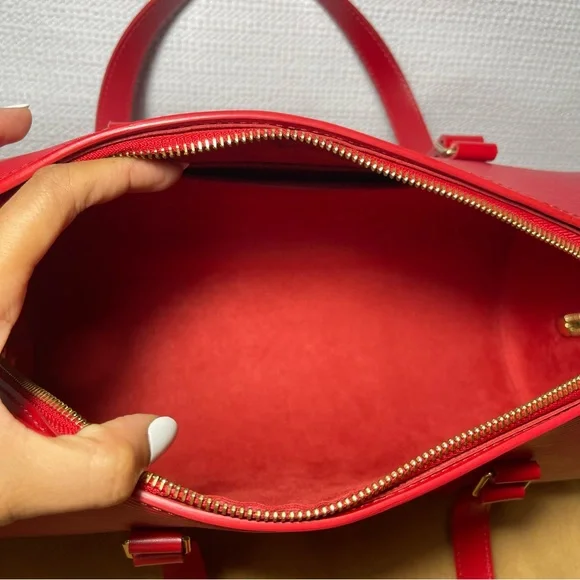 AUTHENTIC Louis Vuitton Epi Soufflot handbag and pouch - Picture 9 of 16